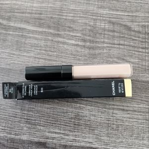 Chanel longwear concealer B20 .26oz